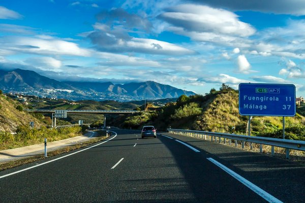 Quels sont les meilleurs systèmes de recharge rapide pour voitures électriques?